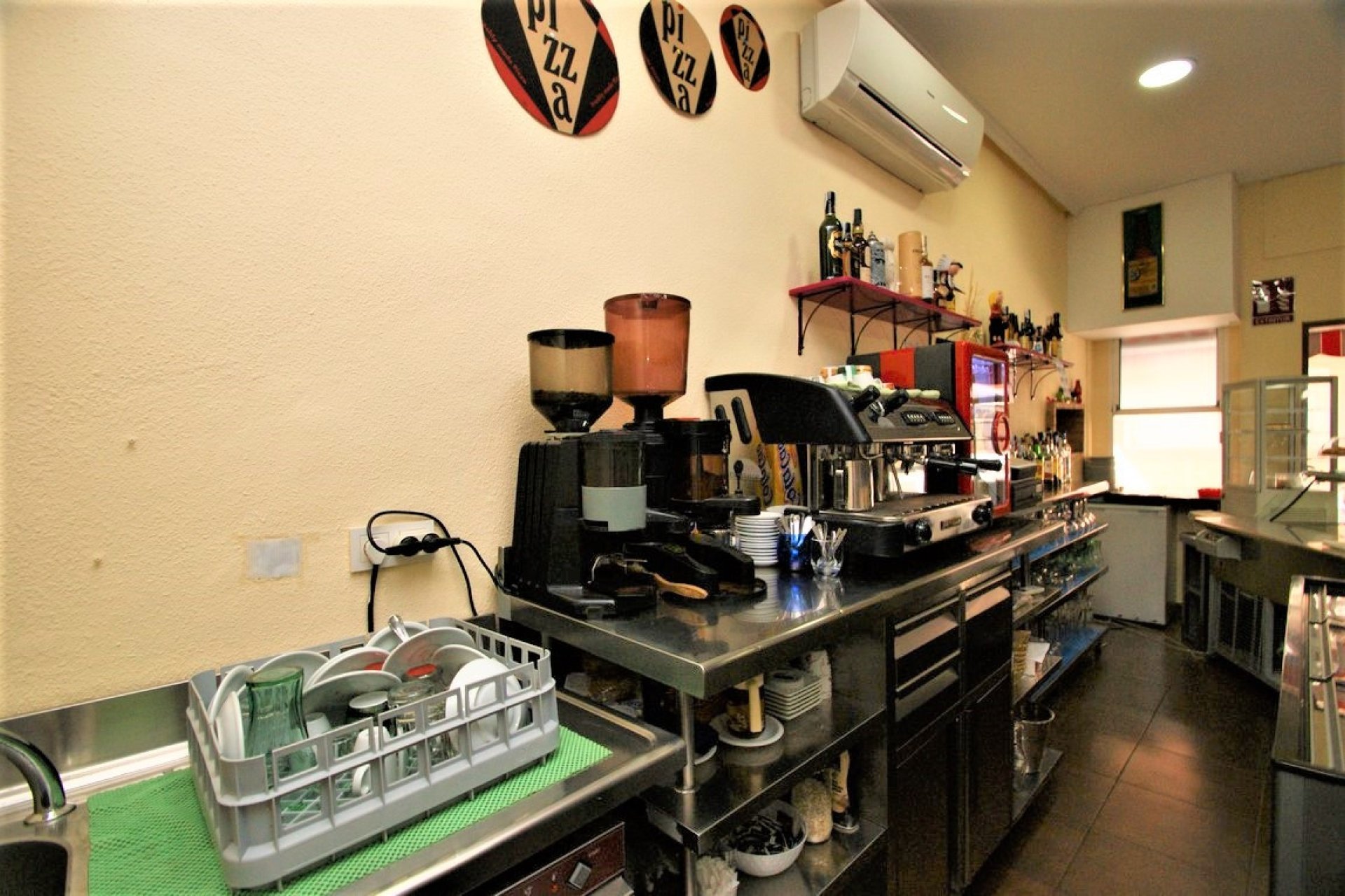 Reventa - Commercial property -
Torrevieja - Torrevieja Centro