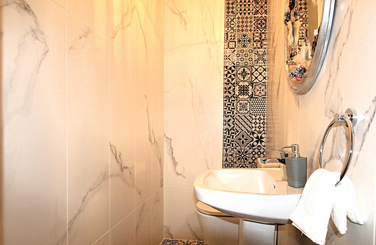 Reventa - Commercial property -
Torrevieja - Torrevieja Centro