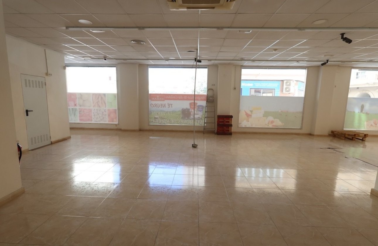 Reventa - Commercial property -
Torrevieja - Torrevieja Centro