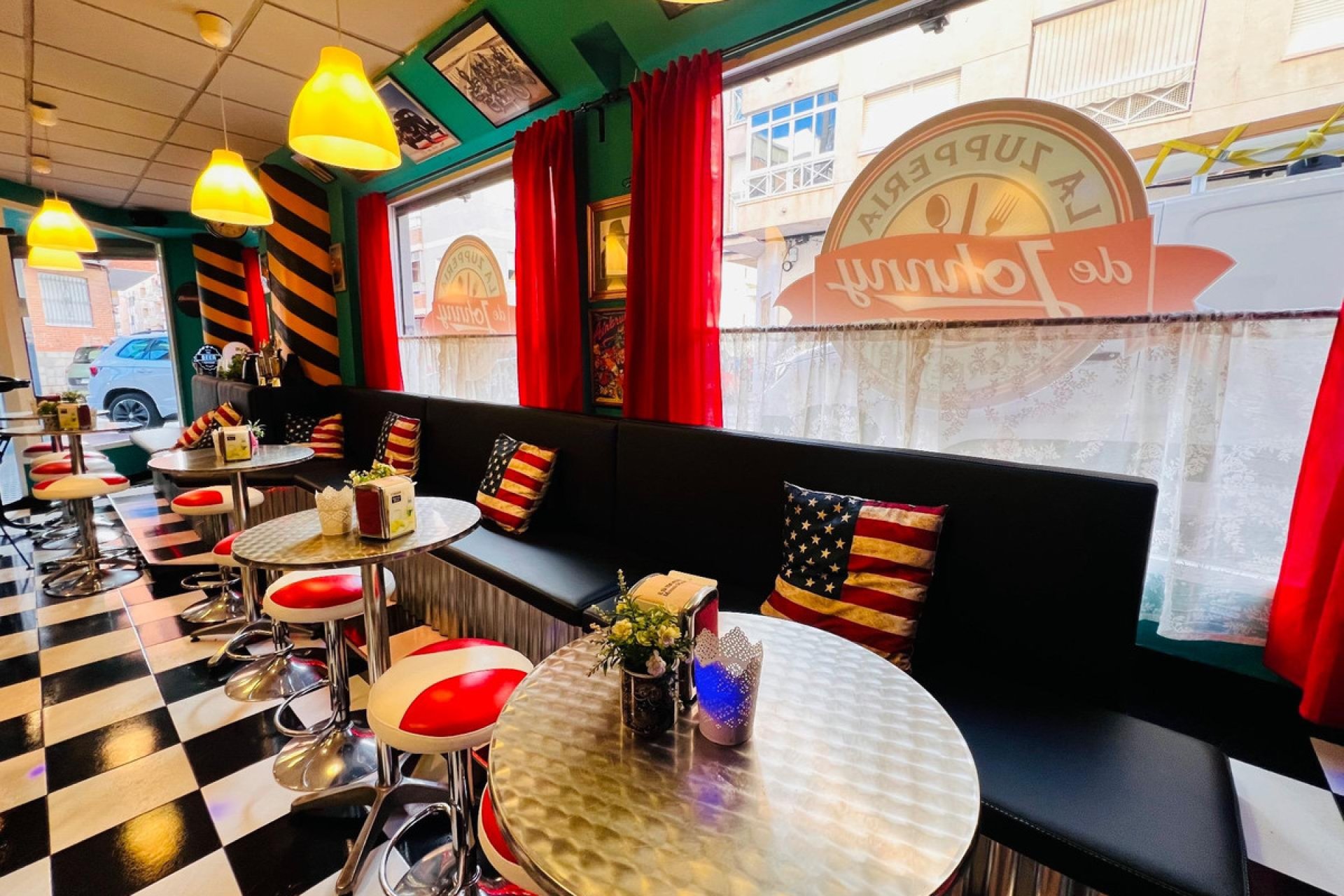 Reventa - Commercial property -
Torrevieja - Torrevieja Centro