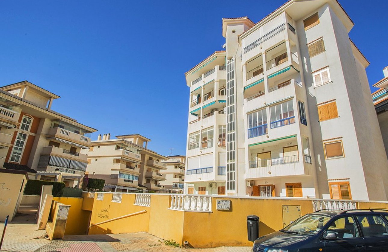 Reventa - Garaje -
Torrevieja - La Mata