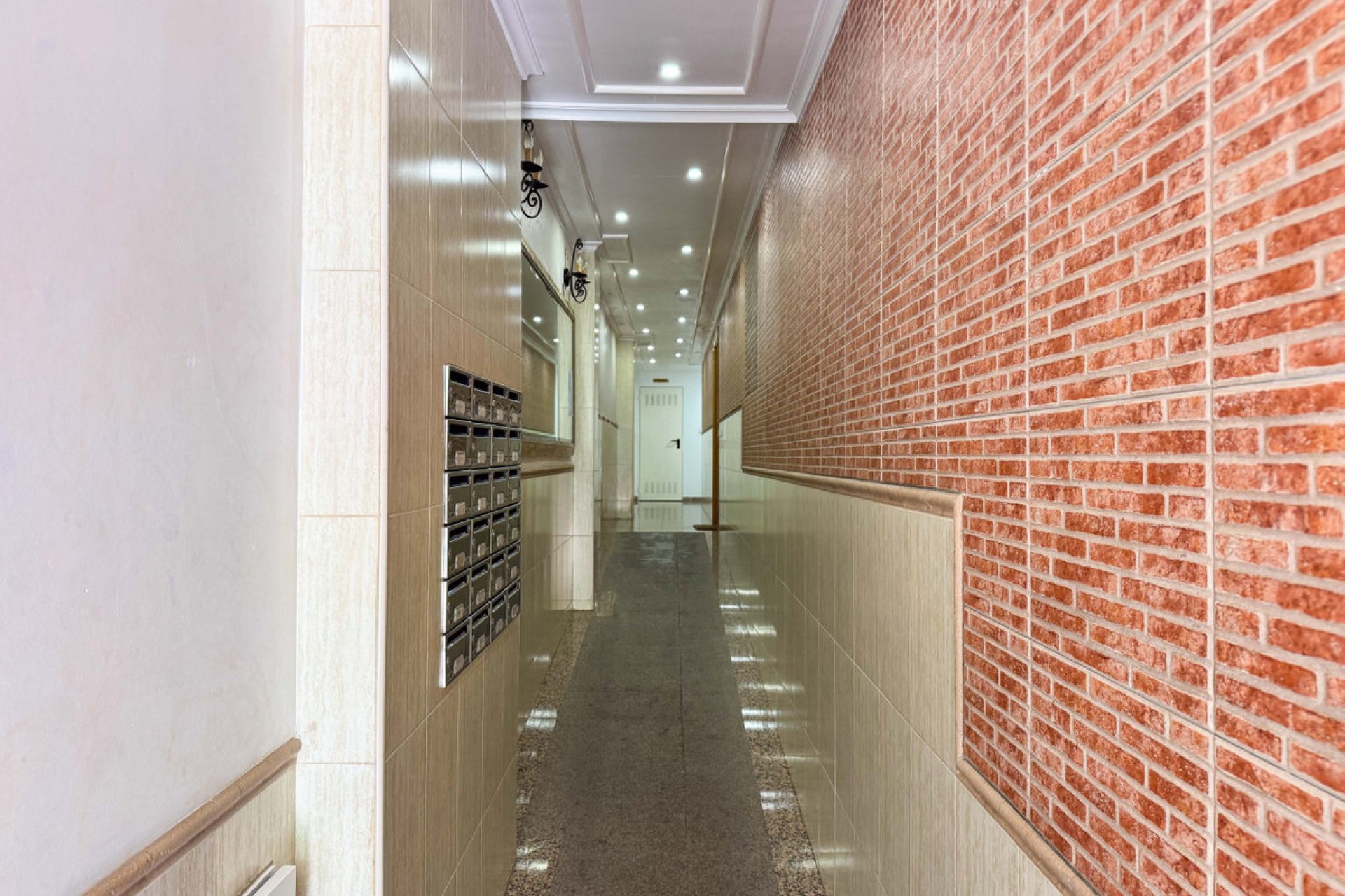 Reventa - Garaje -
Torrevieja - La Mata