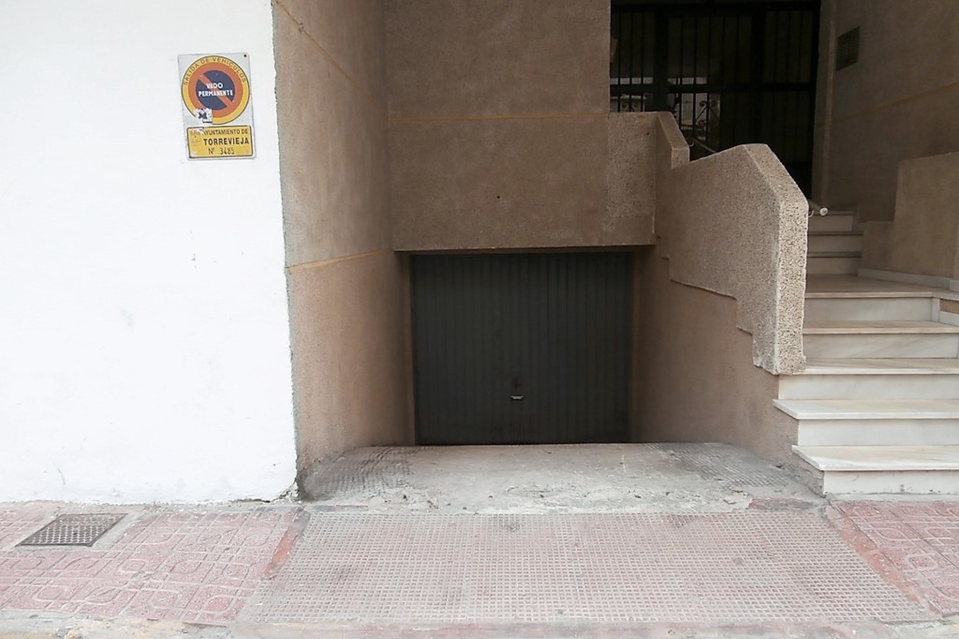 Reventa - Garaje -
Torrevieja - La Mata