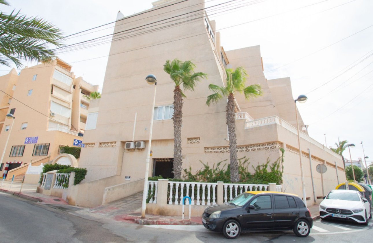 Reventa - Garaje -
Torrevieja - Torre la mata