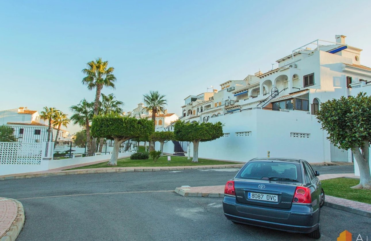 Reventa - Garaje -
Torrevieja - Torre la mata