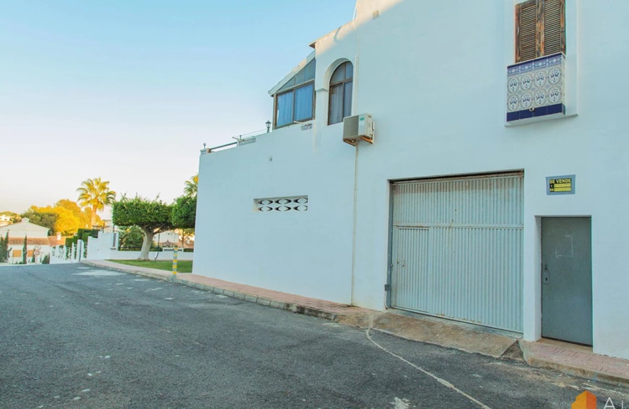 Reventa - Garaje -
Torrevieja - Torre la mata