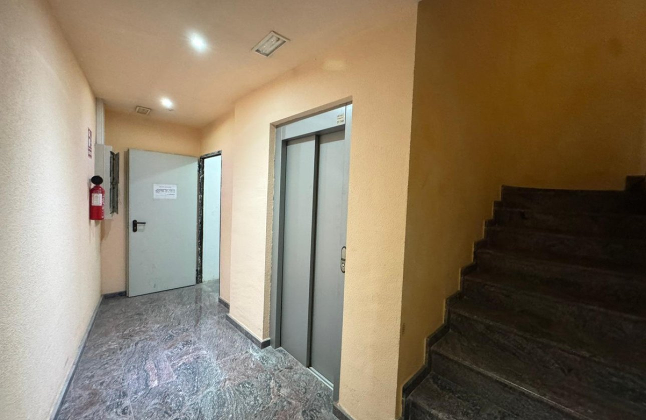 Reventa - Garaje -
Torrevieja - Torrevieja Centro