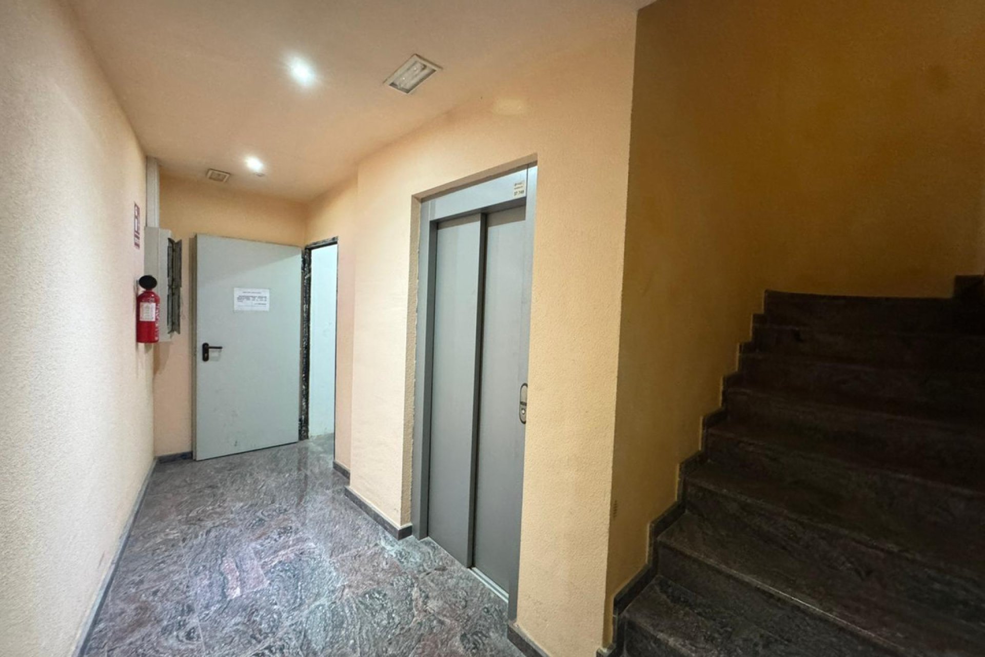 Reventa - Garaje -
Torrevieja - Torrevieja Centro