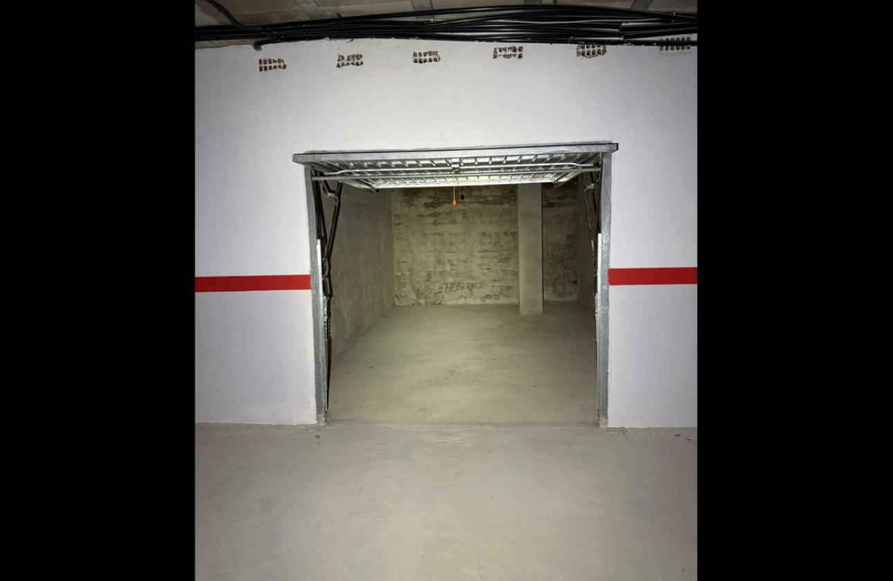 Reventa - Garaje -
Torrevieja - Torrevieja Centro