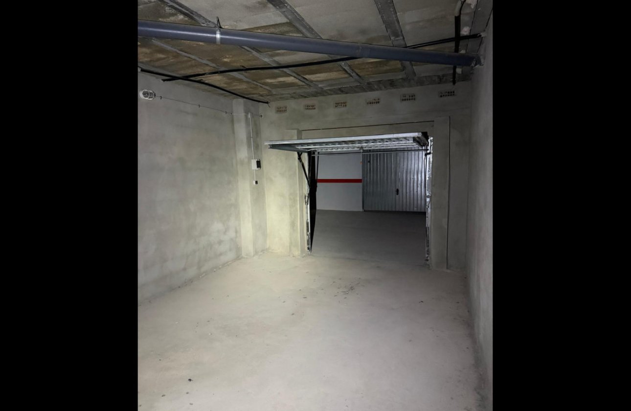 Reventa - Garaje -
Torrevieja - Torrevieja Centro