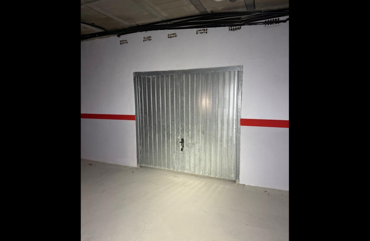 Reventa - Garaje -
Torrevieja - Torrevieja Centro