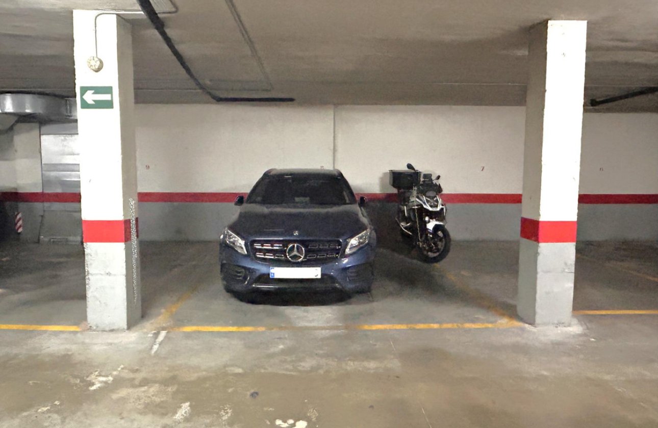 Reventa - Garaje -
Torrevieja - Torrevieja Centro