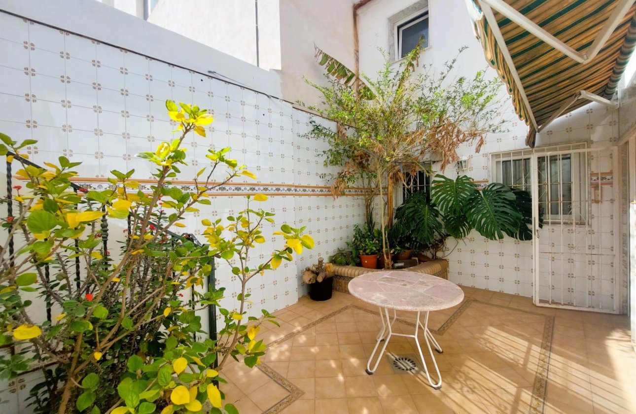 Reventa - House -
Torrevieja - Centro