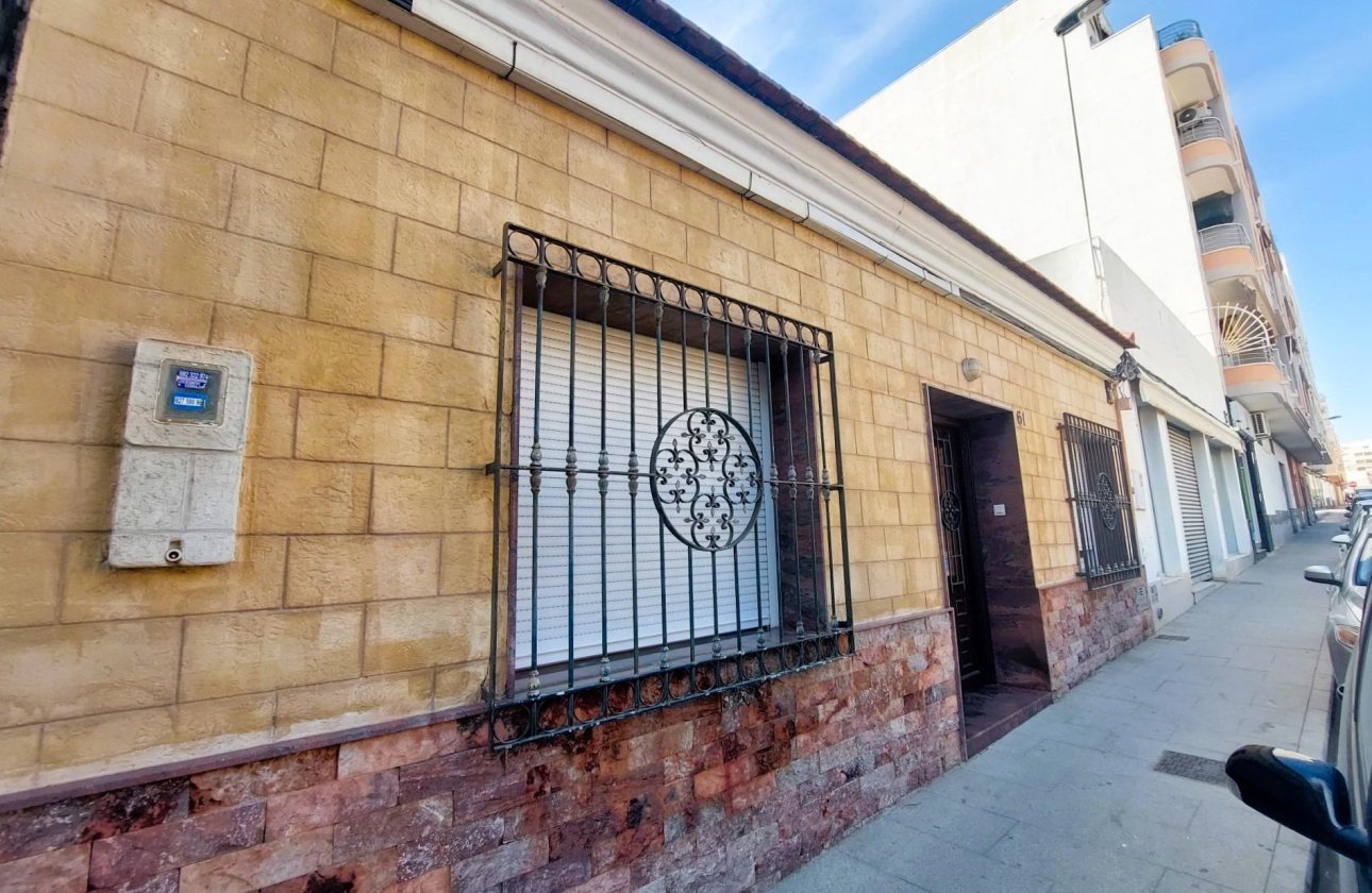 Reventa - House -
Torrevieja - Centro