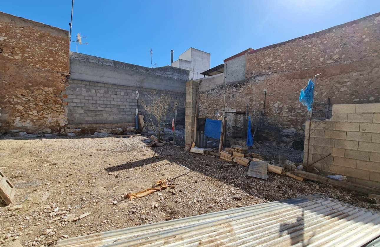 Reventa - land -
Pinoso - Pinoso Centro