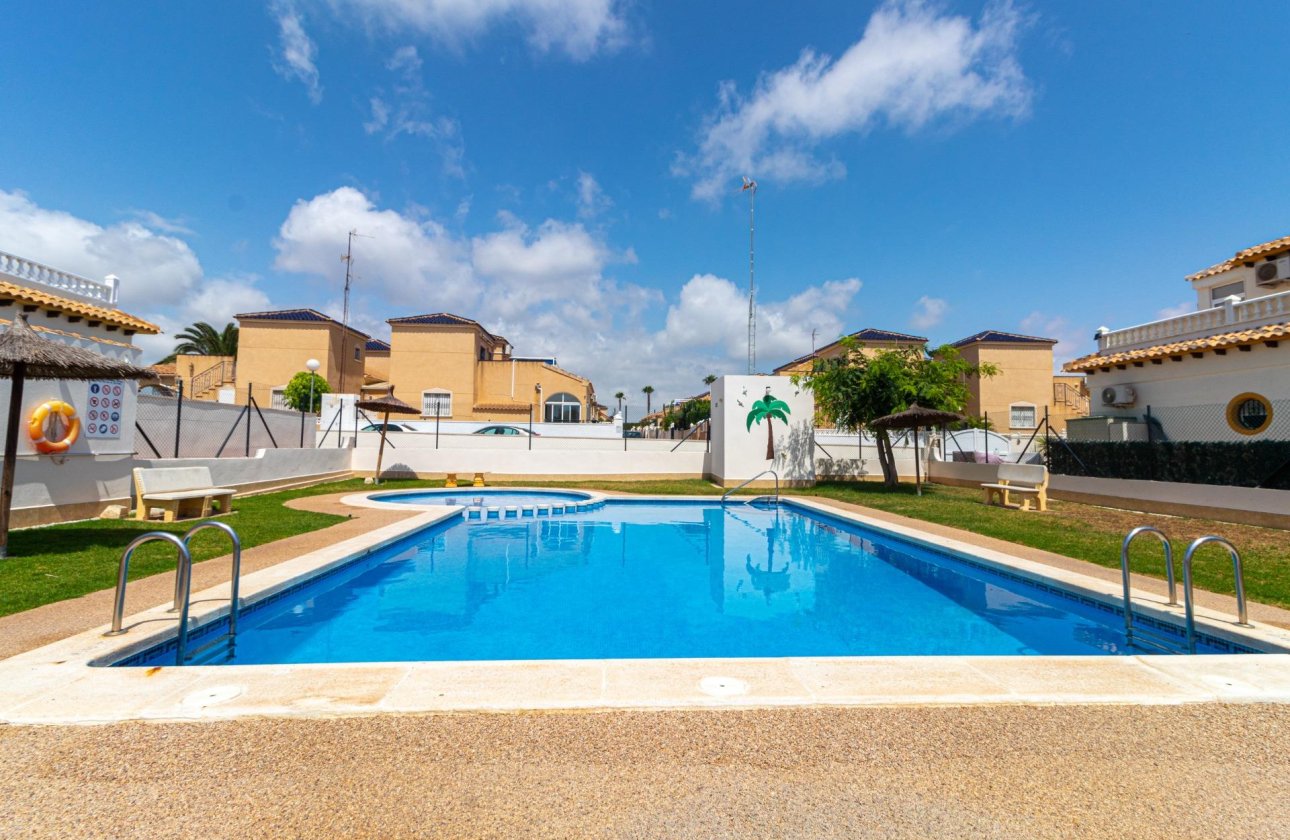 Reventa - Terraced house -
Torrevieja - Los altos