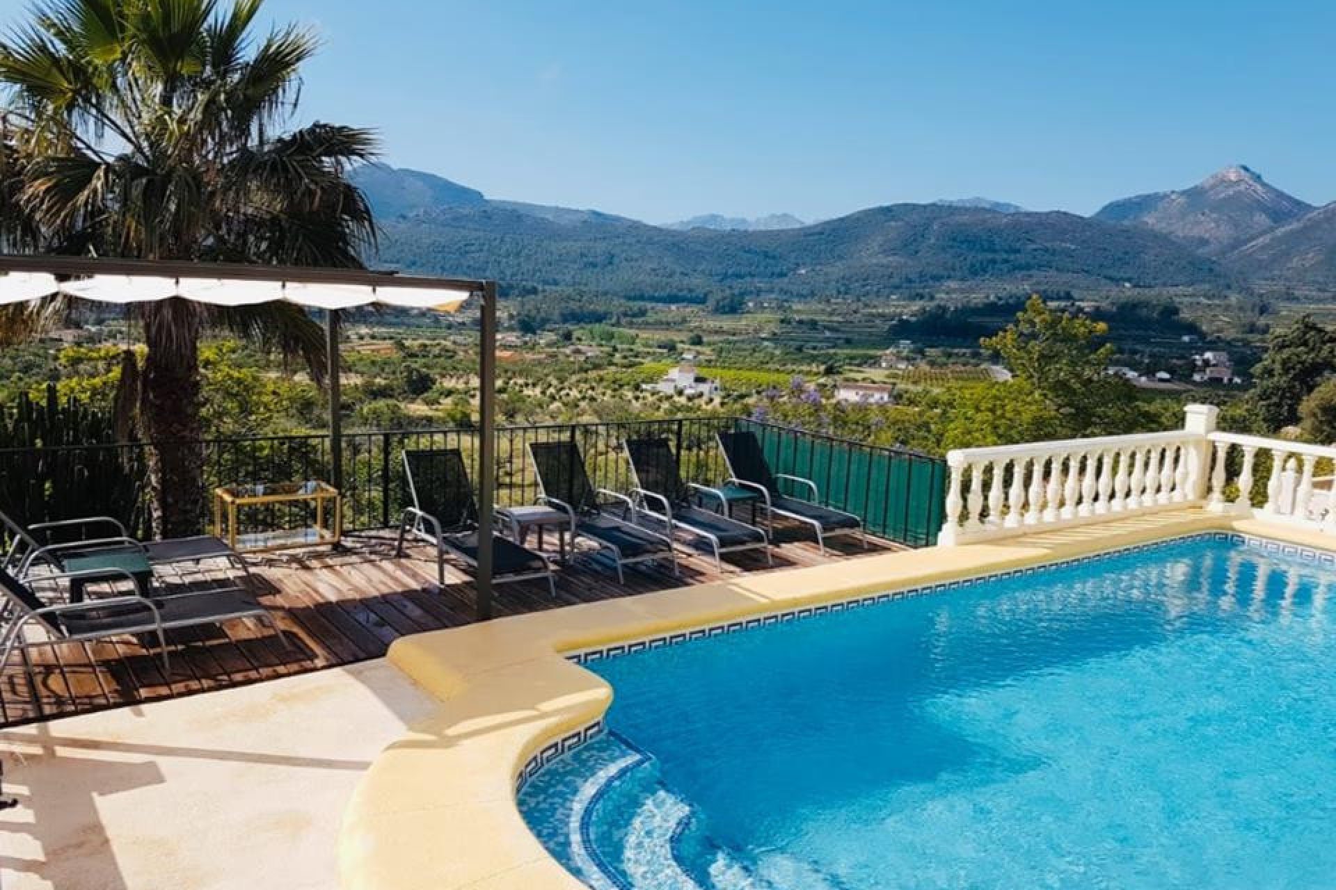 Reventa - Town House -
Jalón - Jalon Centro