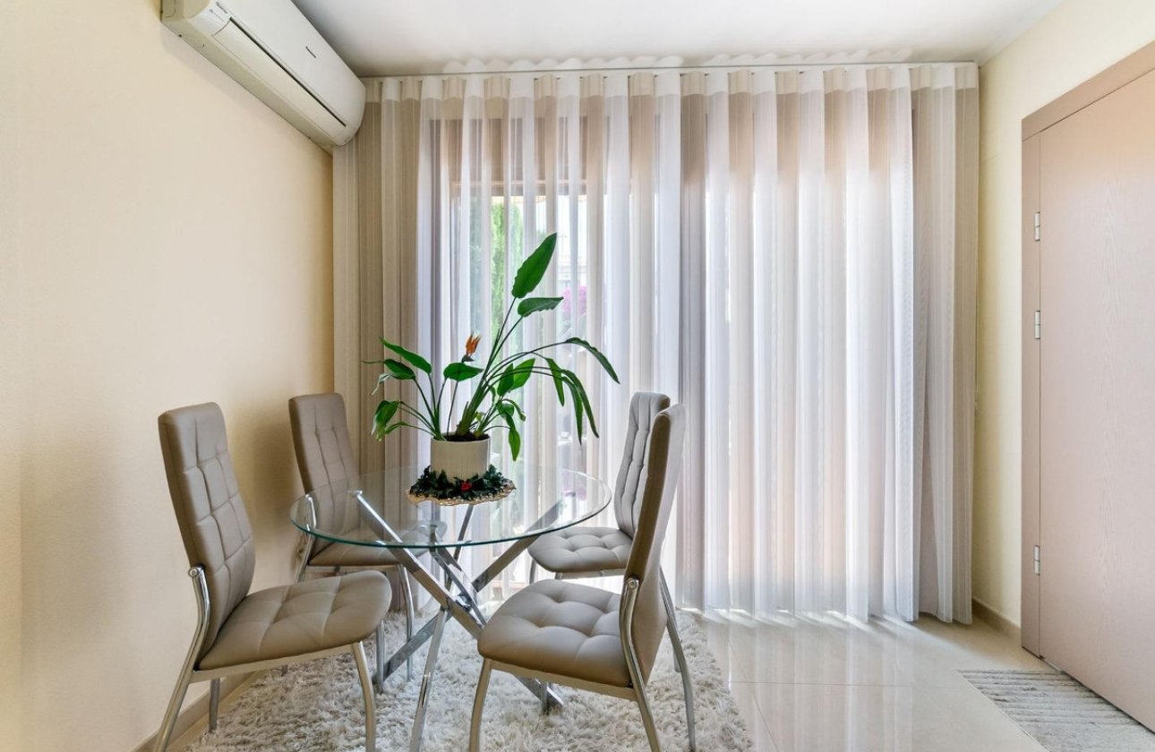 Reventa - Town House -
Torrevieja - Aguas Nuevas