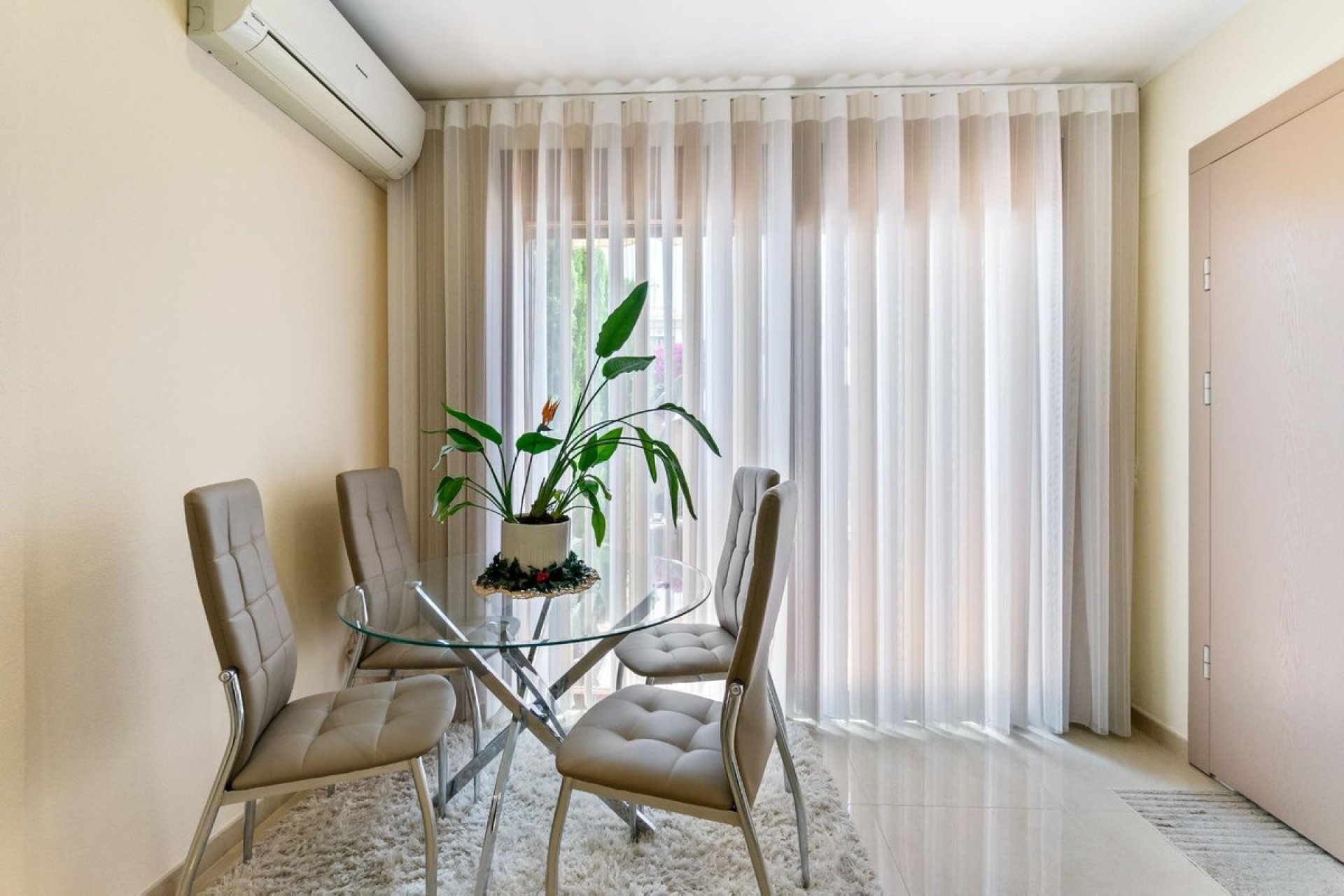 Reventa - Town House -
Torrevieja - Aguas Nuevas