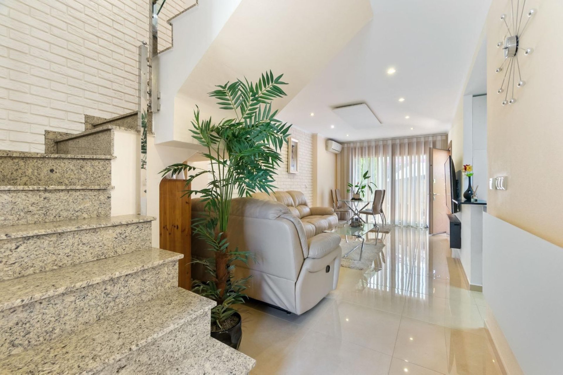 Reventa - Town House -
Torrevieja - Aguas Nuevas