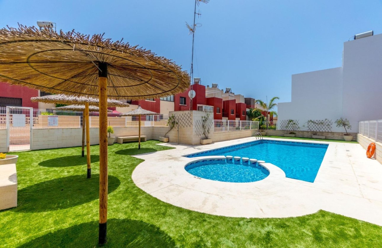 Reventa - Town House -
Torrevieja - Aguas Nuevas