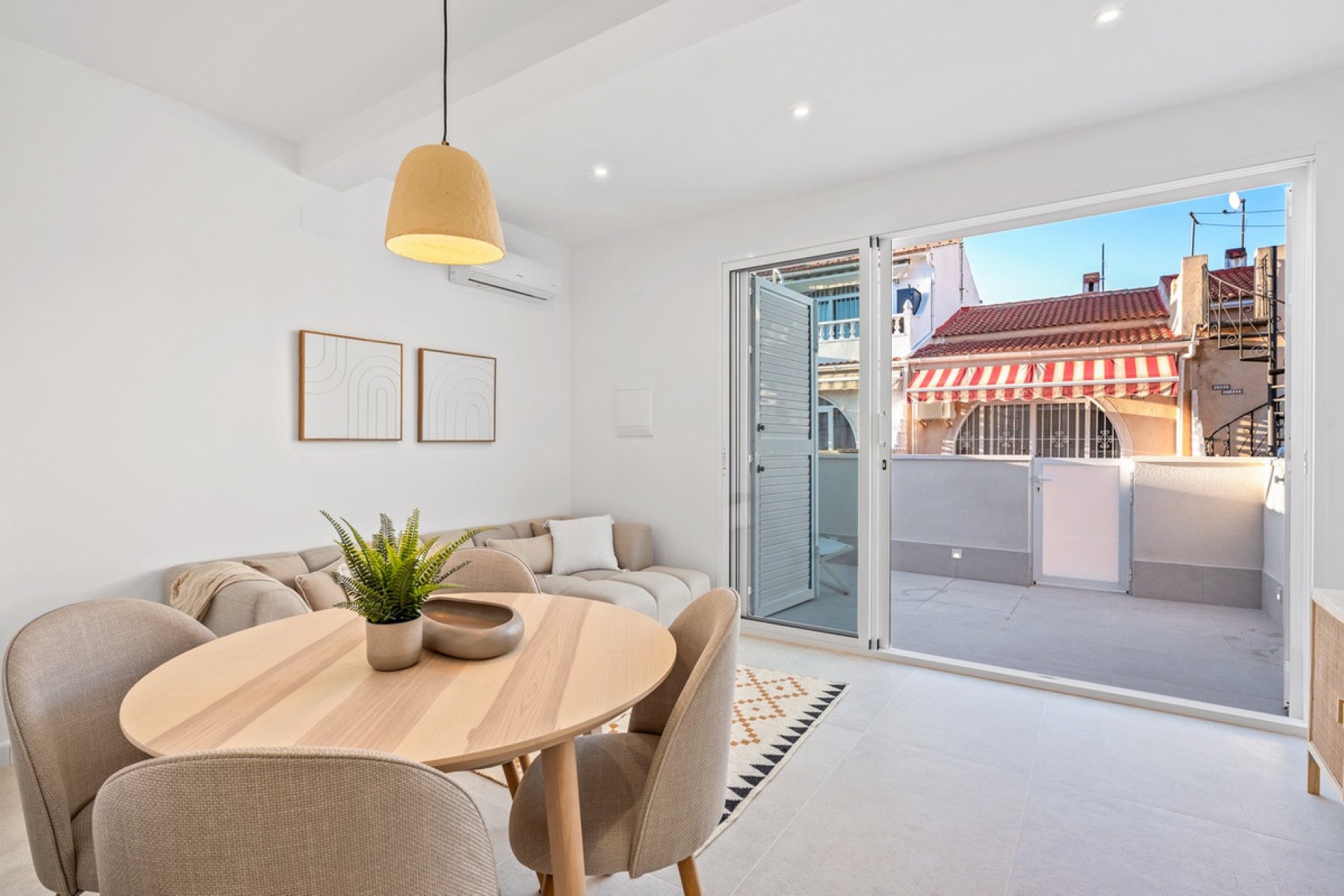 Reventa - Town House -
Torrevieja - El chaparral