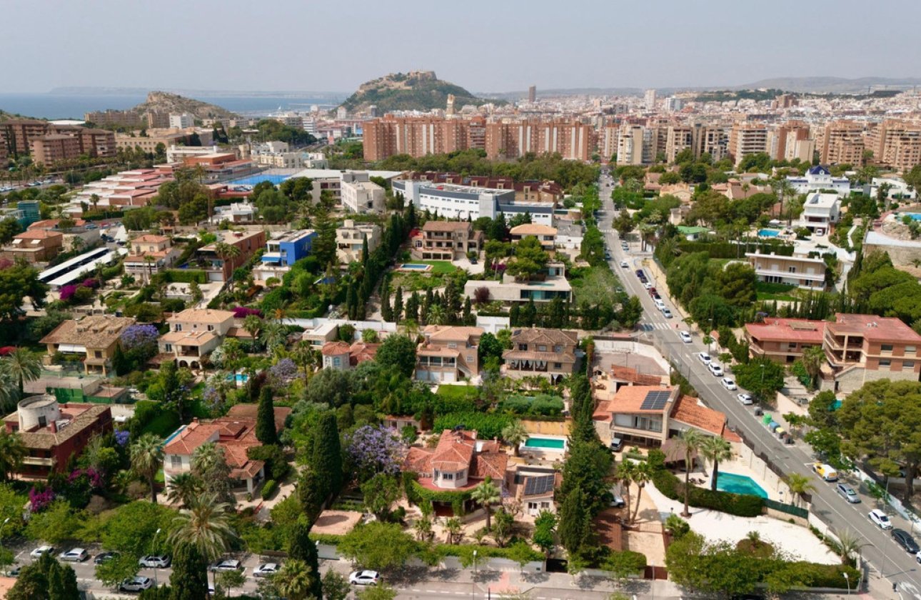 Reventa - Villa -
Alicante - Alicante Centro