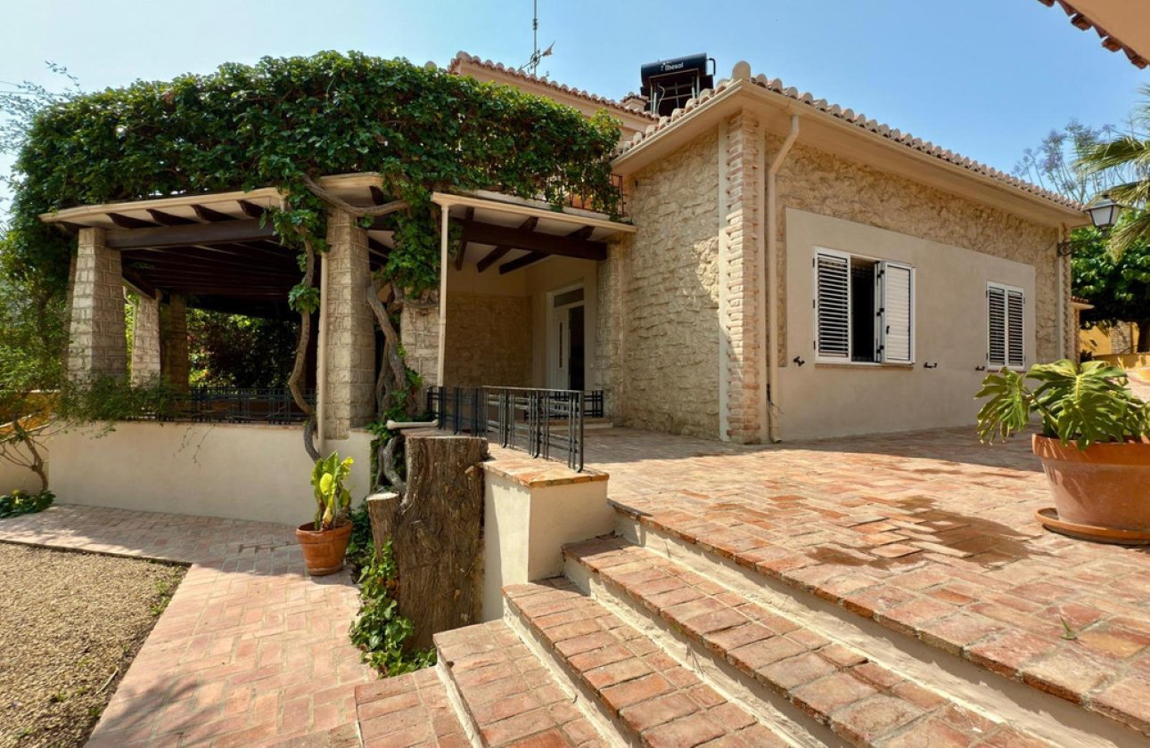 Reventa - Villa -
Alicante - Alicante Centro