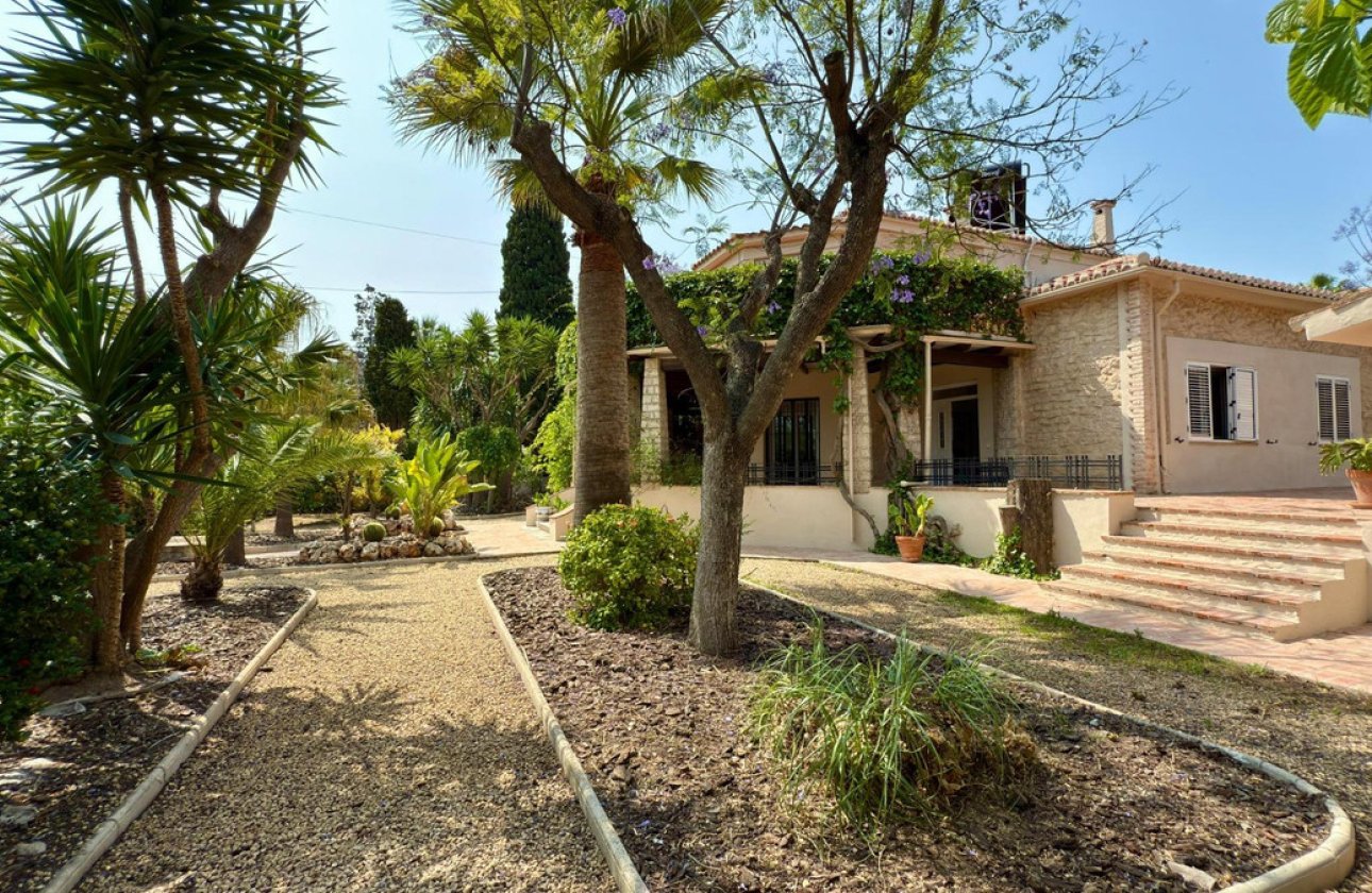 Reventa - Villa -
Alicante - Alicante Centro