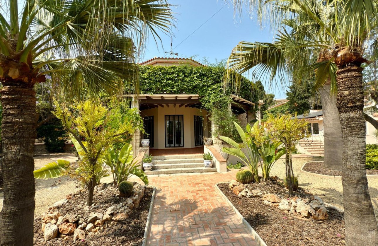 Reventa - Villa -
Alicante - Alicante Centro