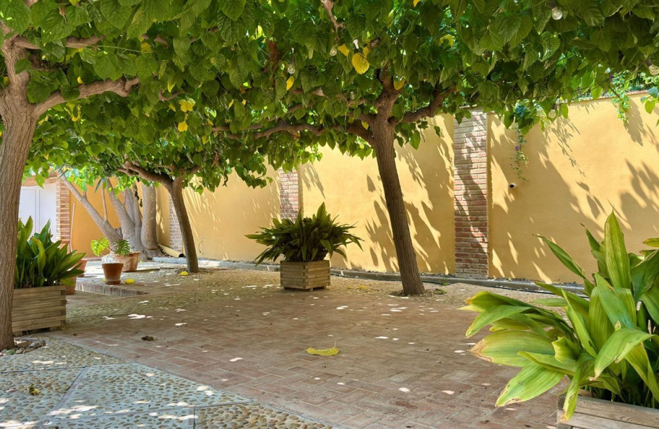 Reventa - Villa -
Alicante - Alicante Centro