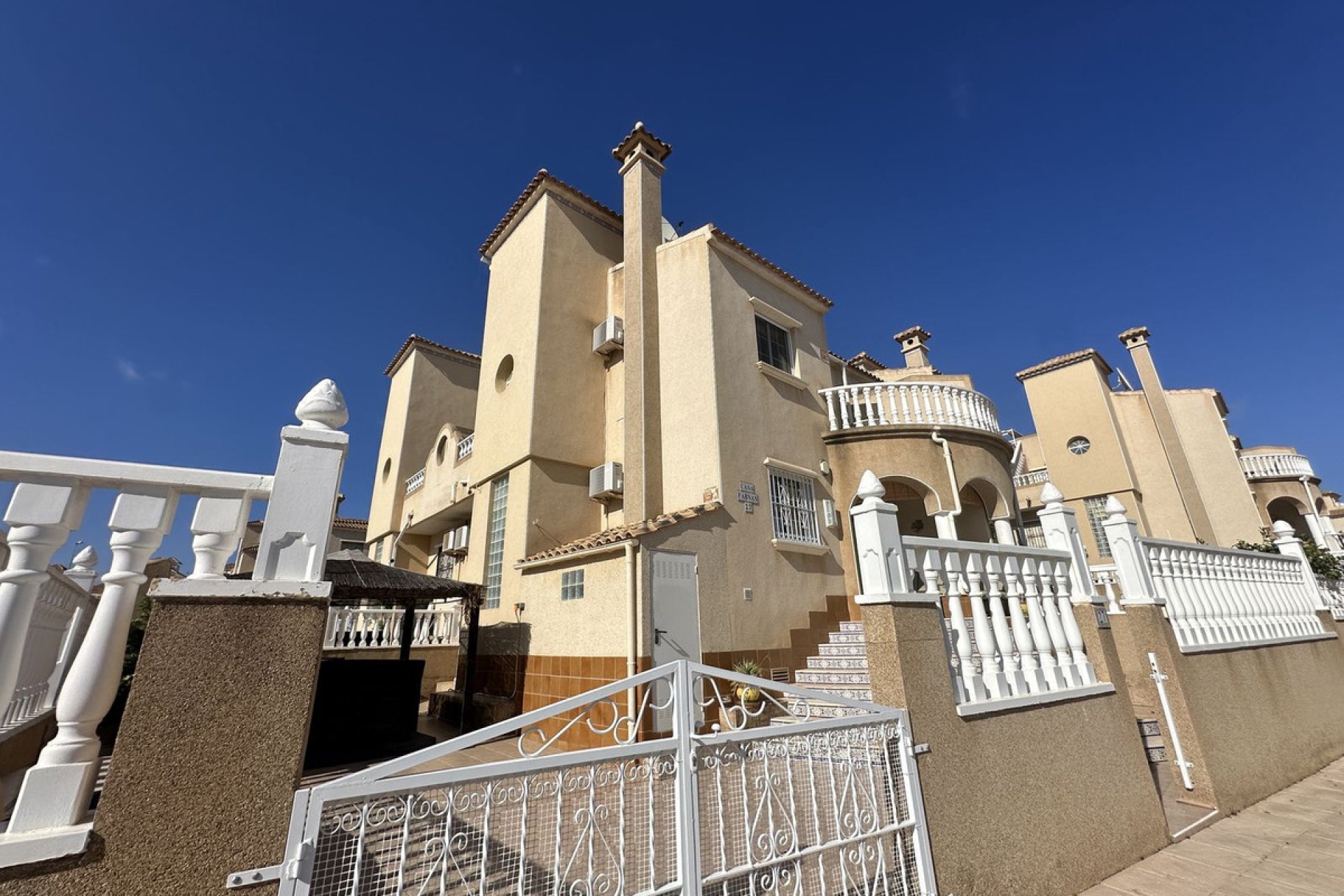 Reventa - Villa -
Alicante - Alicante Centro
