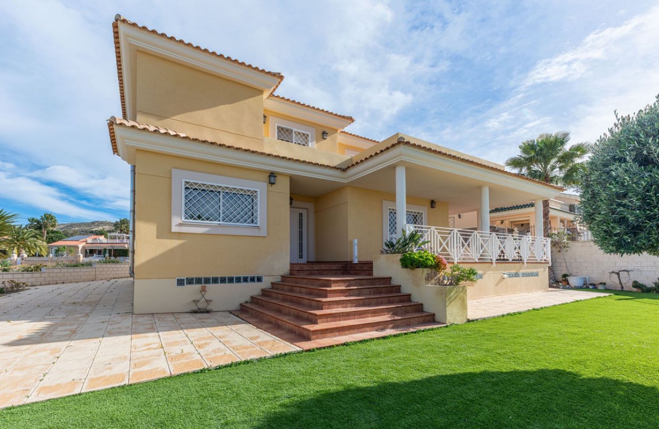 Reventa - Villa -
Busot - Busot Centro