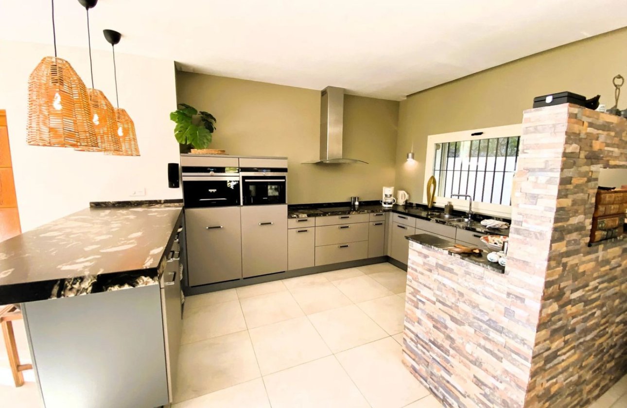 Reventa - Villa -
Busot - Busot Centro