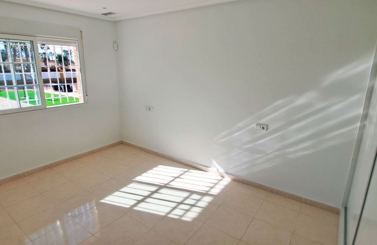 Reventa - Villa -
Catral - Catral Centro