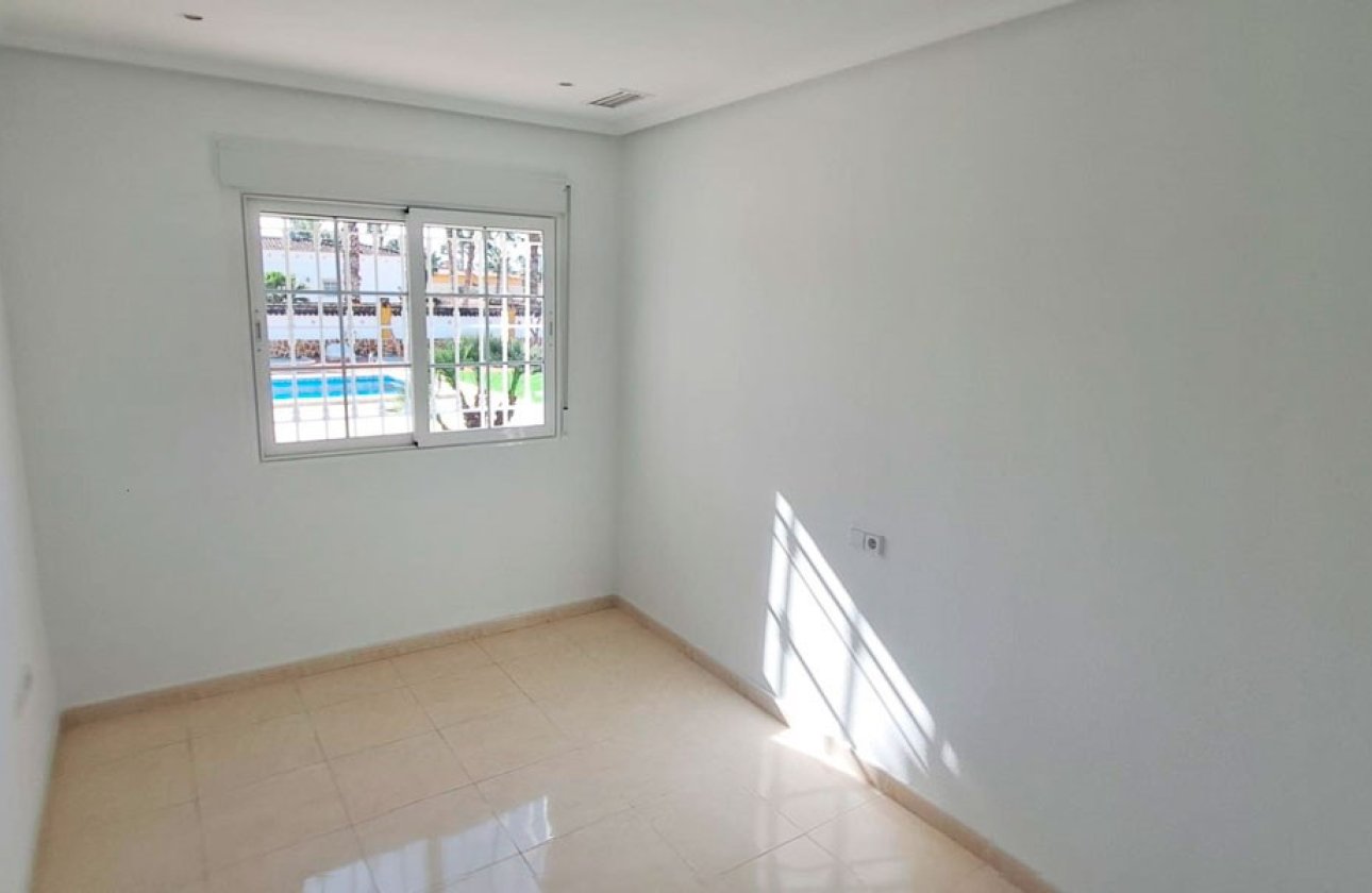 Reventa - Villa -
Catral - Catral Centro