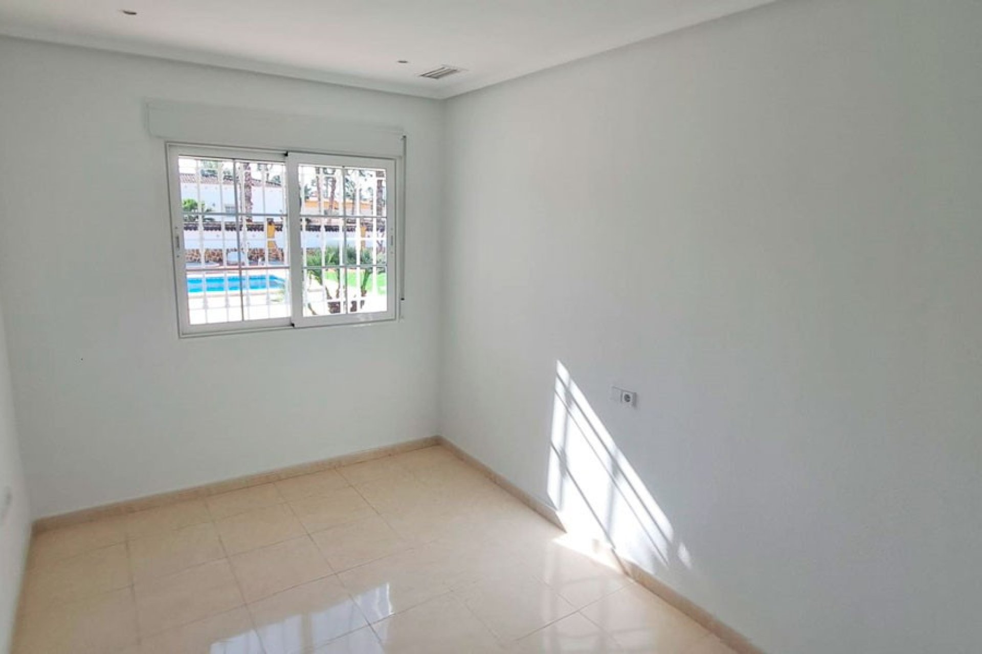 Reventa - Villa -
Catral - Catral Centro