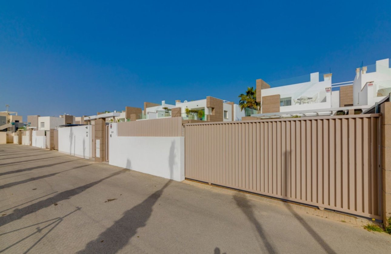 Reventa - Villa -
Guardamar del Segura - Urbanización El Raso