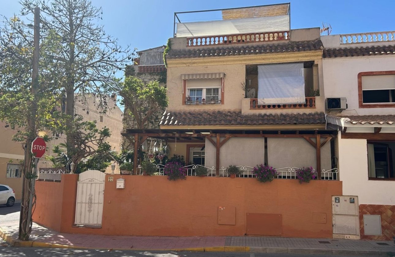 Reventa - Villa -
Los Montesinos - Los Montesinos Centro