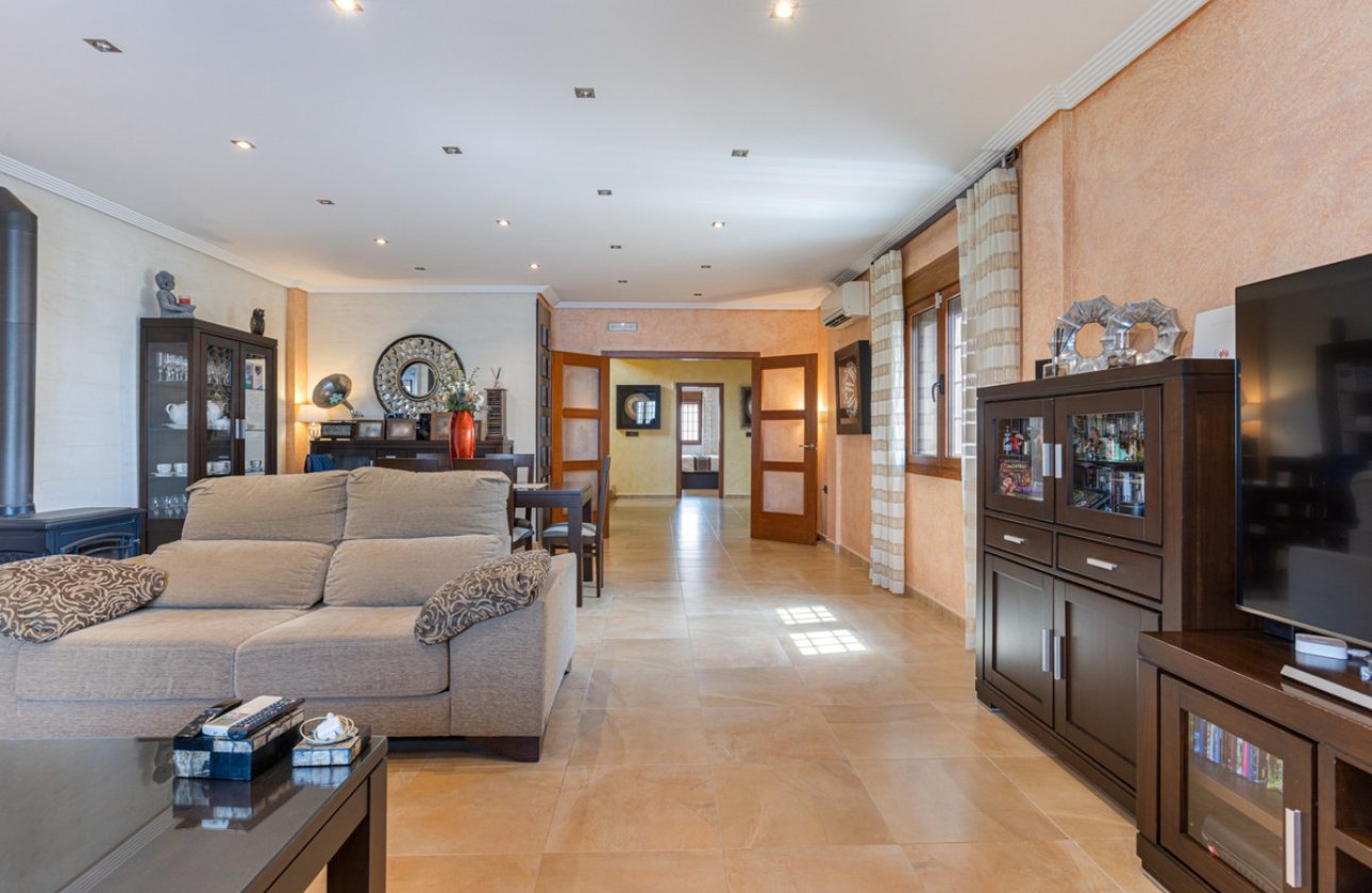 Reventa - Villa -
Los Montesinos - Los Montesinos Centro