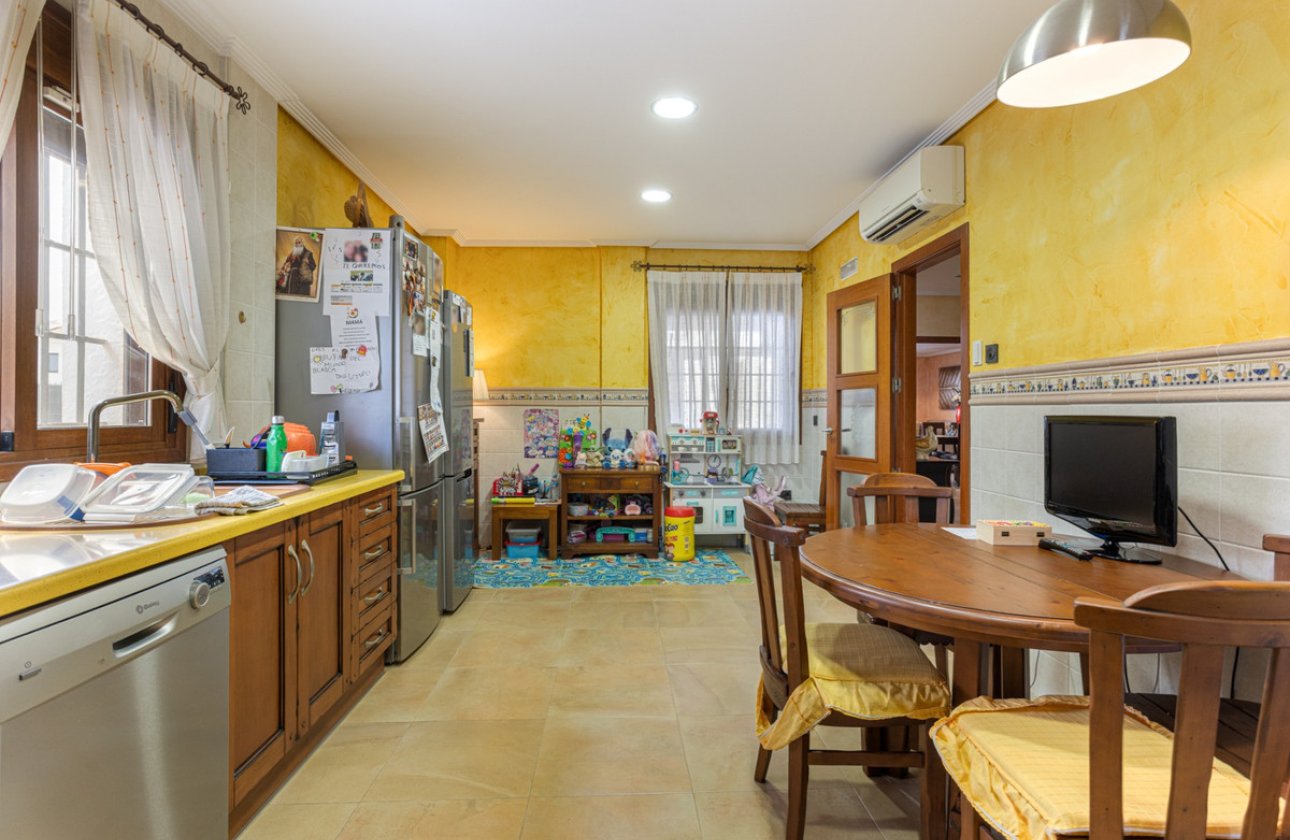 Reventa - Villa -
Los Montesinos - Los Montesinos Centro