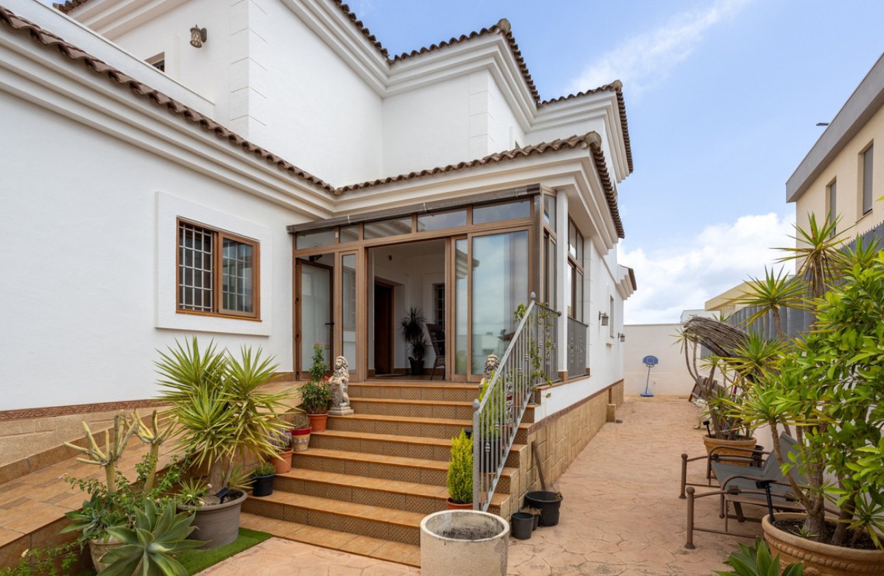 Reventa - Villa -
Los Montesinos - Los Montesinos Centro