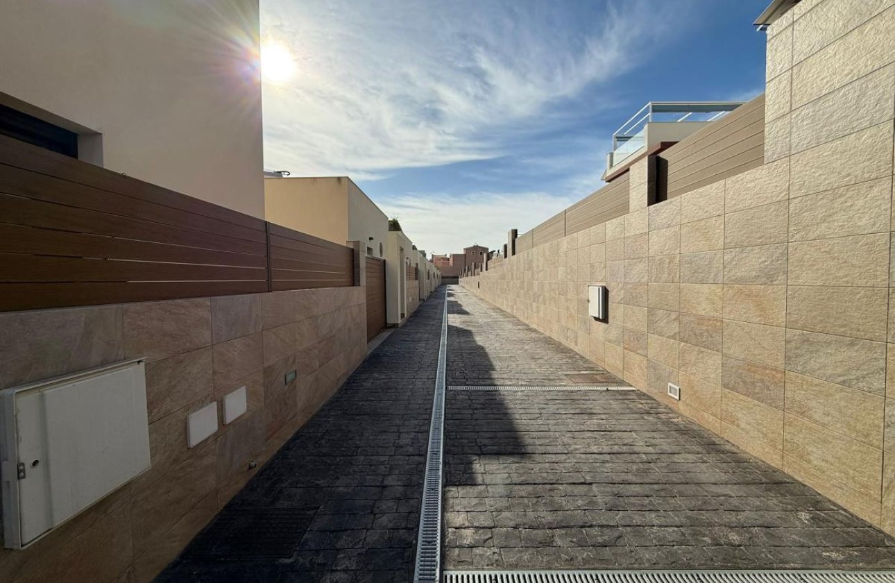 Reventa - Villa -
Los Montesinos - Los Montesinos Centro