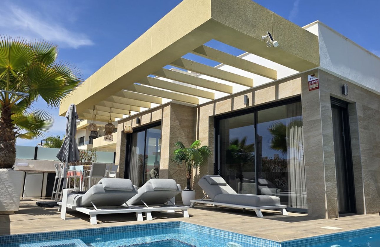 Reventa - Villa -
Los Montesinos - Los Montesinos Centro