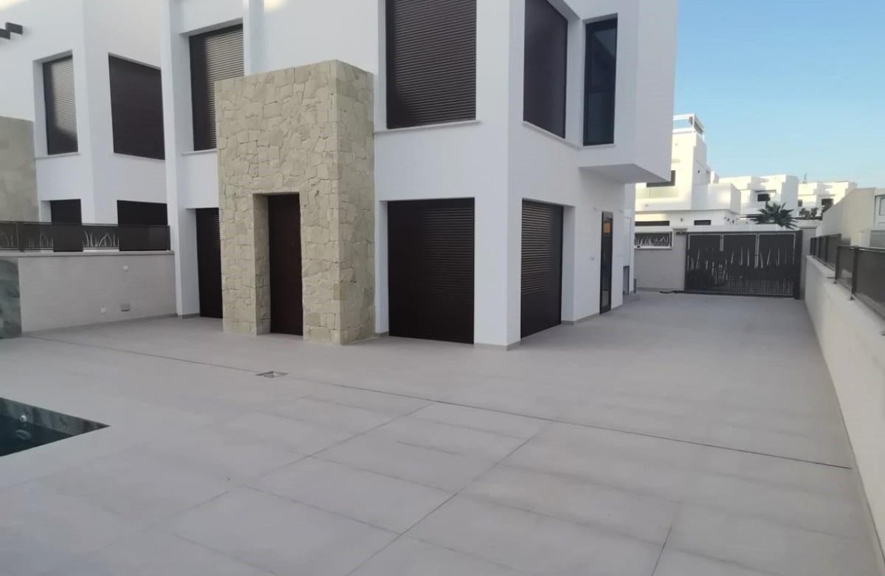 Reventa - Villa -
Los Montesinos - Los Montesinos Centro