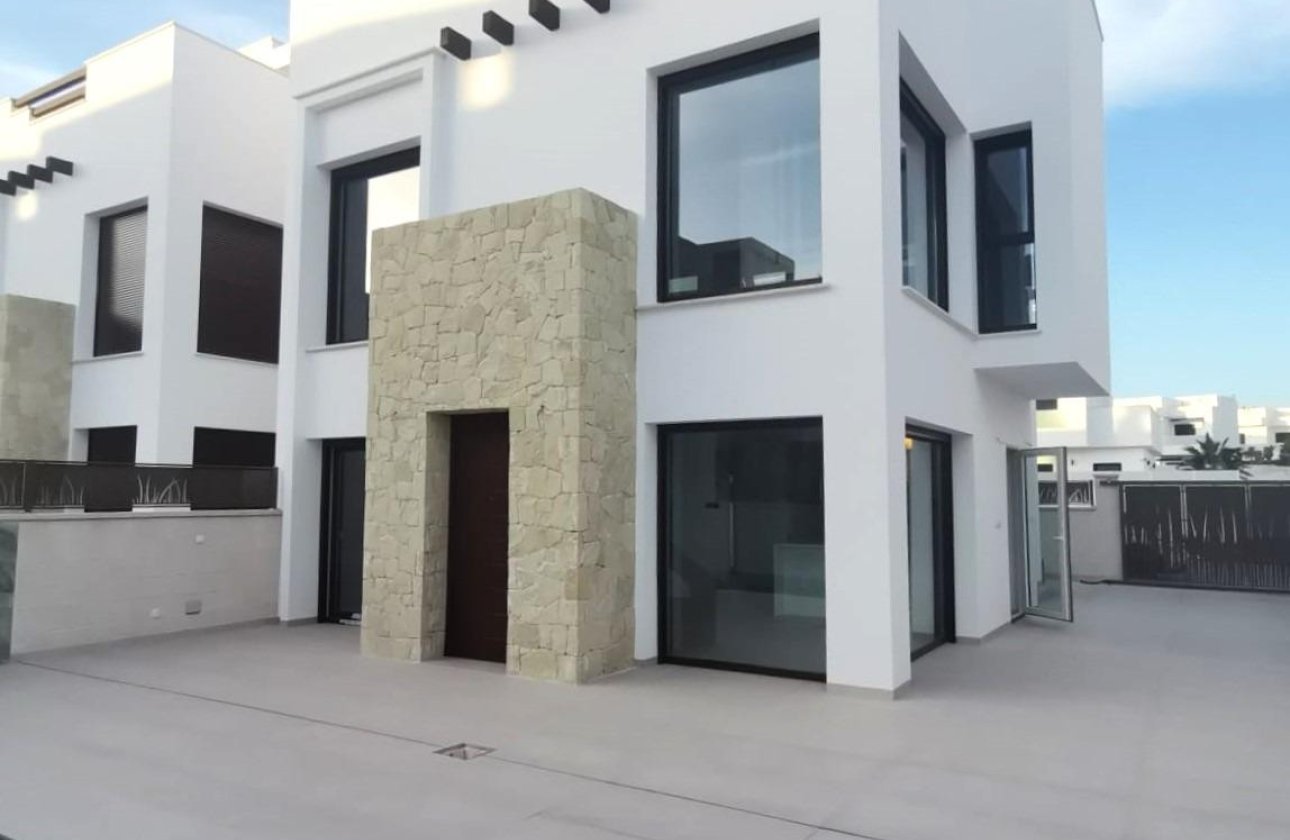 Reventa - Villa -
Los Montesinos - Los Montesinos Centro