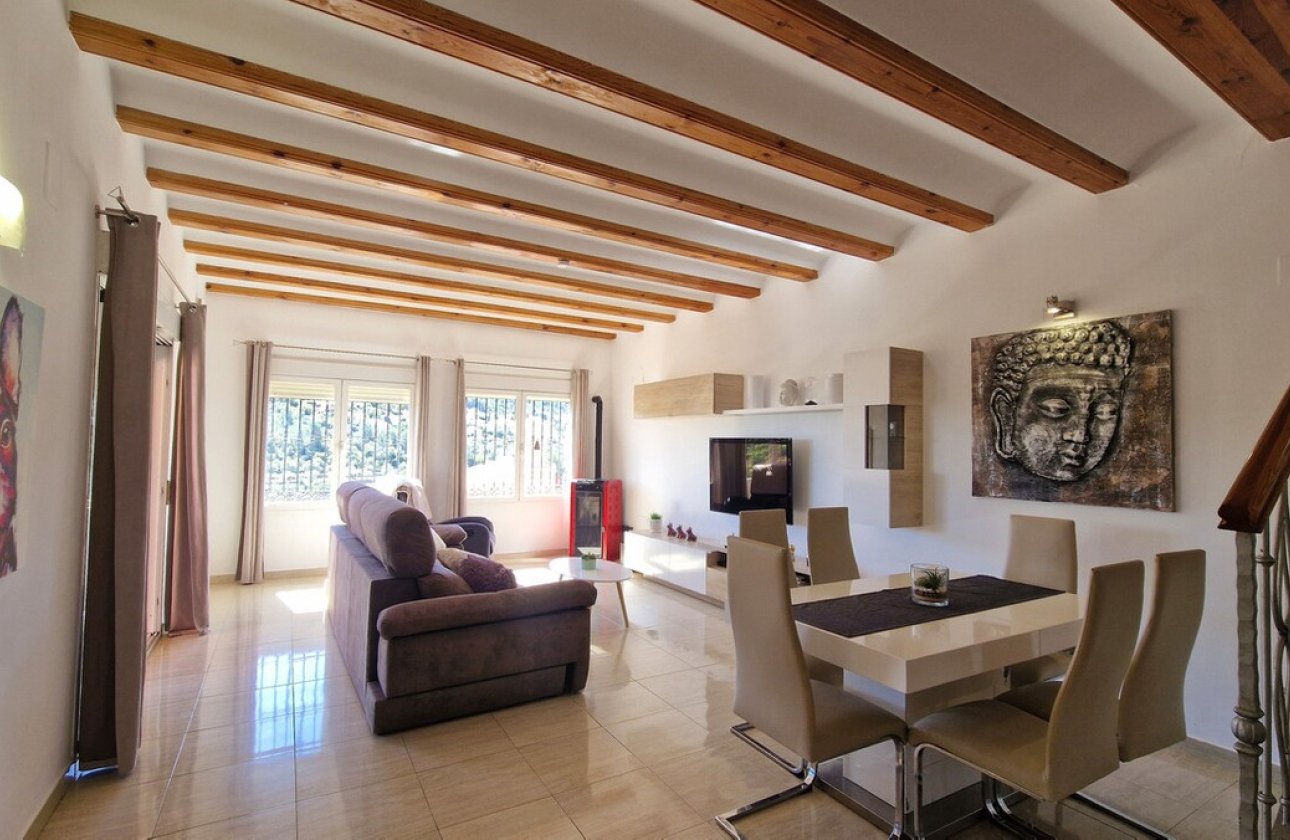 Reventa - Villa -
Orba - Orba Centro