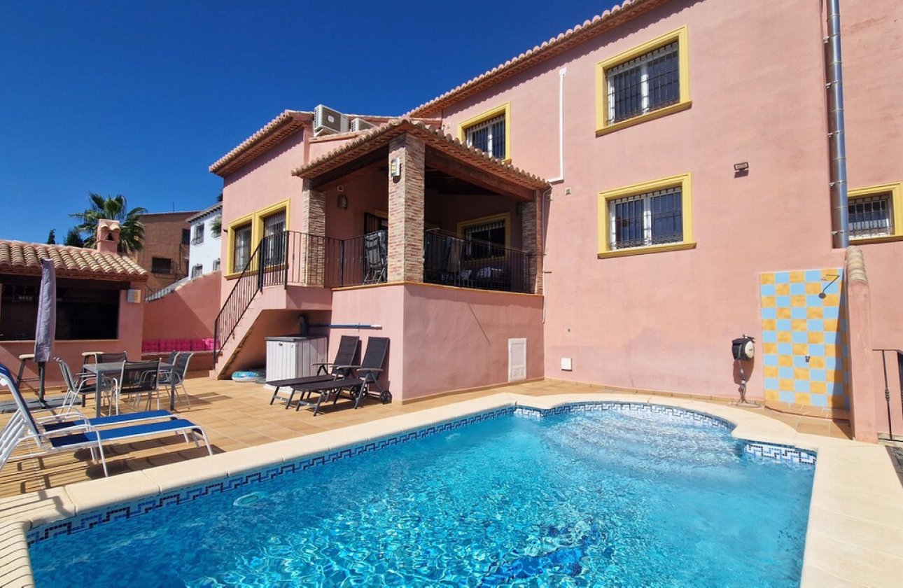 Reventa - Villa -
Orba - Orba Centro