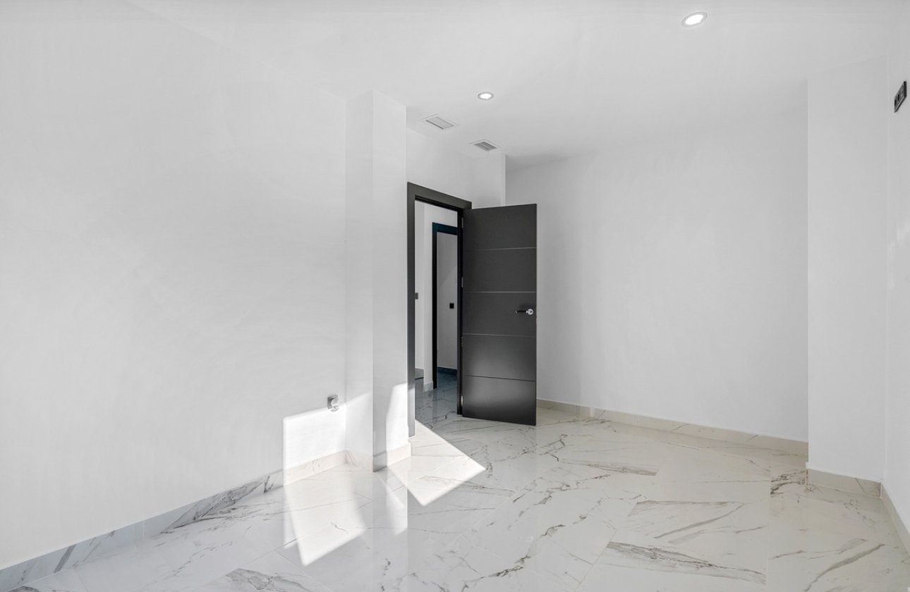 Reventa - Villa -
Orihuela - Campoamor