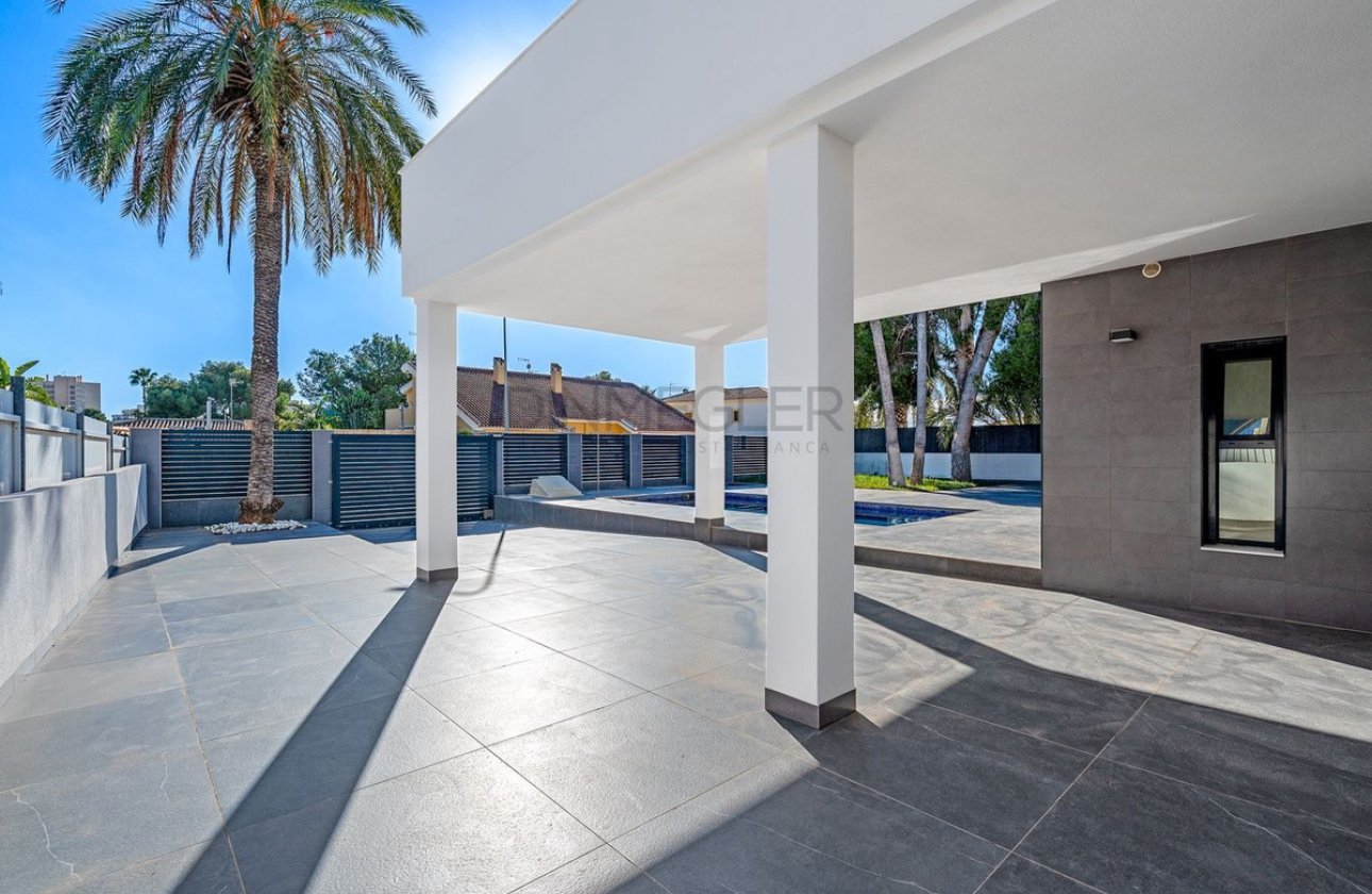 Reventa - Villa -
Orihuela - Campoamor